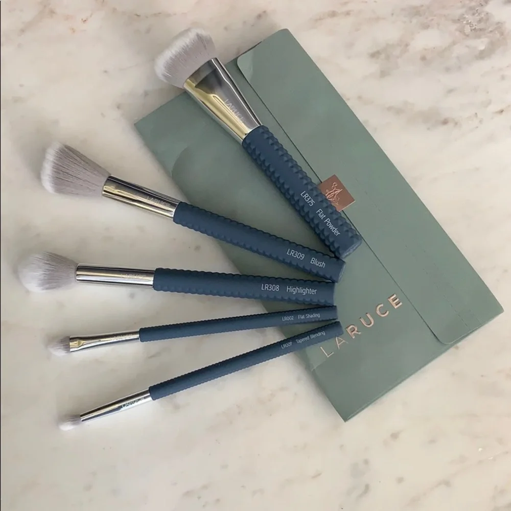 Laruce Essentials Brush Set in Blue